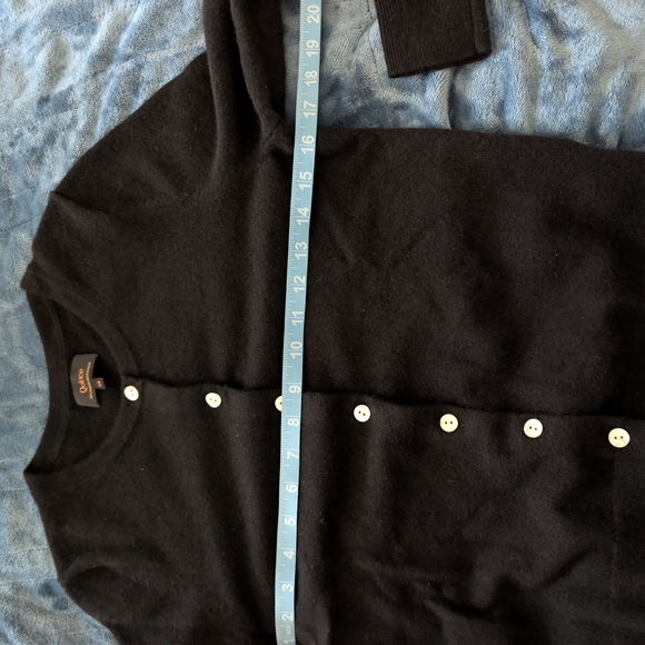 NWOT Quince 100% Mongolian Cashmere Black Button-Front Women’s Cardigan XS - Picture 3 of 4
